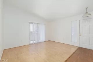 Photo #6: 2706087 Listing 