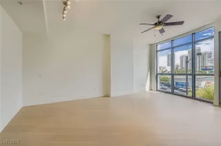 Photo #4: 2706100 Listing