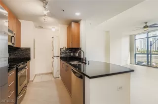 Photo #6: 2706100 Listing