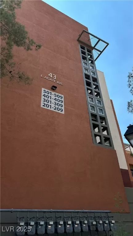 MLS: 2706129 Condo For Sale