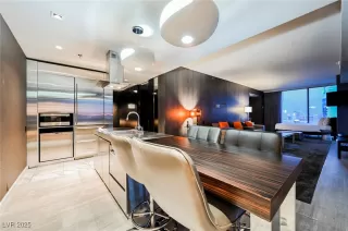 Photo #5: 2706131 Listing