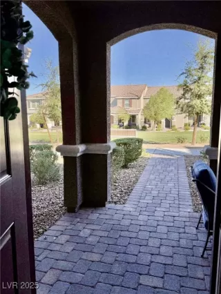 Photo #3: 2706132 Listing 