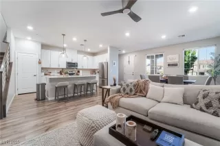 Photo #4: 2706132 Listing 