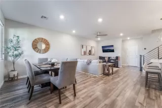 Photo #5: 2706132 Listing 