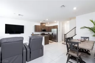 Photo #2: 2706134 Listing 