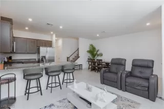 Photo #4: 2706134 Listing 