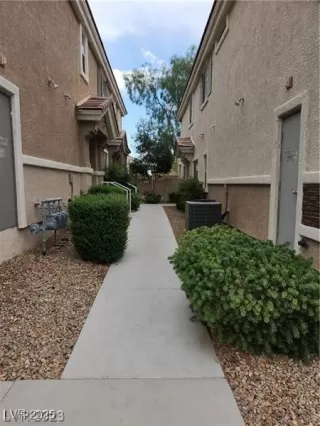 Photo #2: 2706181 Listing 