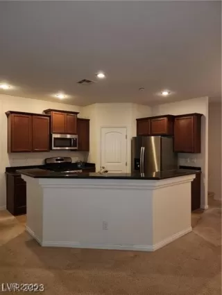 Photo #5: 2706181 Listing 