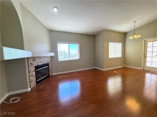 Photo #1: 2706191 Listing