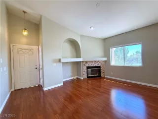 Photo #2: 2706191 Listing