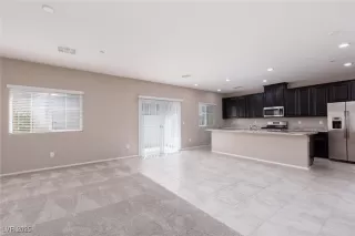 Photo #3: 2706243 Listing 