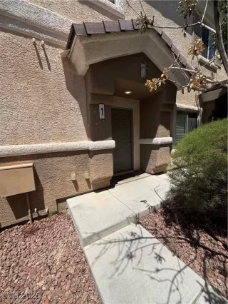 Photo #1: 2706247 Listing 