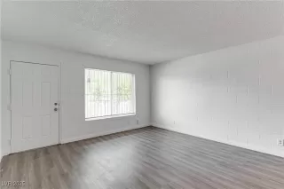 Photo #5: 2706263 Listing 