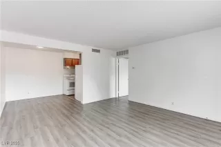 Photo #6: 2706263 Listing 