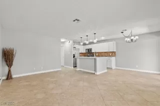 Photo #2: 2706283 Listing 