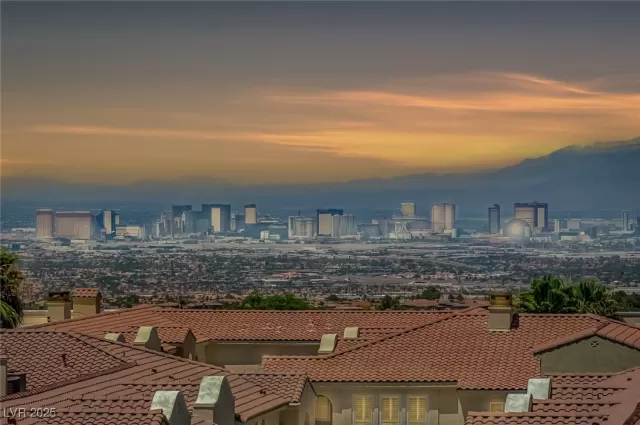 MLS: 2706292 Condo For Sale