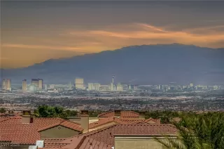 Photo #2: 2706292 Listing 