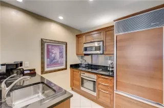 Photo #5: 2706311 Listing