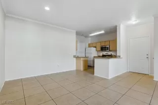 Photo #5: 2706326 Listing