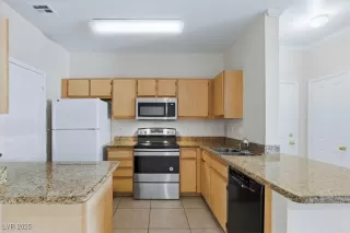 Photo #6: 2706326 Listing