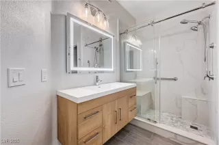 Photo #5: 2706340 Listing