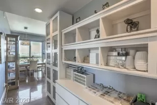 Photo #6: 2706343 Listing