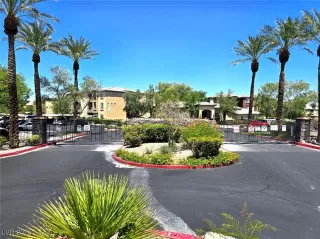 Photo #1: 2706357 Listing