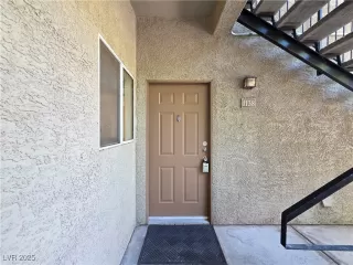 Photo #4: 2706357 Listing