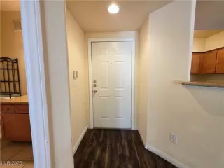 Photo #5: 2706357 Listing