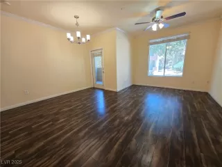 Photo #6: 2706357 Listing