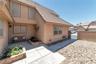 Photo #1: 2706359 Listing