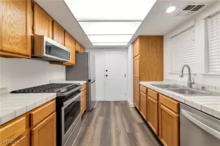 Photo #2: 2706359 Listing