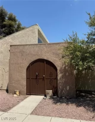 Photo #2: 2706371 Listing