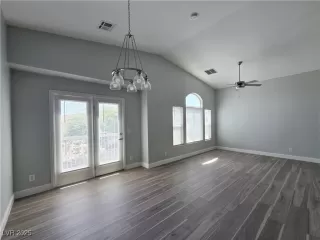 Photo #2: 2706387 Listing 