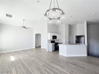 Photo #4: 2706387 Listing 