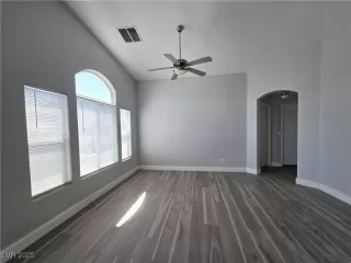 Photo #5: 2706387 Listing 