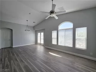 Photo #6: 2706387 Listing 