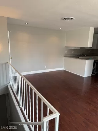 Photo #3: 2706412 Listing 