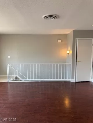 Photo #4: 2706412 Listing 