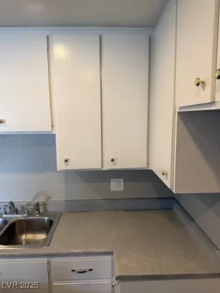 Photo #6: 2706412 Listing 