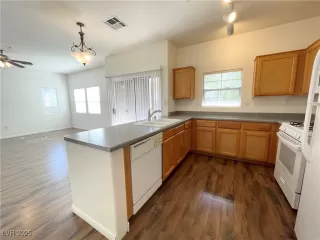 Photo #6: 2706417 Listing 