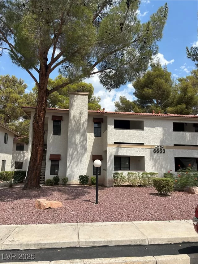 MLS: 2706434 Condo For Sale