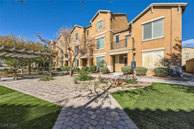 MLS: 2706453 Condo For Sale