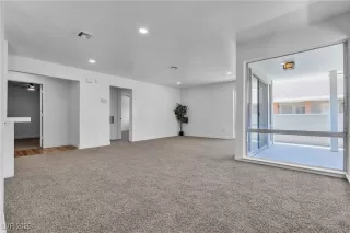 Photo #4: 2706459 Listing