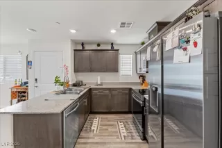 Photo #4: 2706473 Listing 