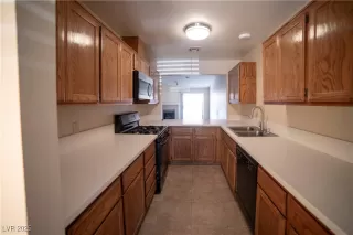 Photo #3: 2706497 Listing 