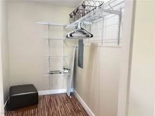 Photo #5: 2706517 Listing