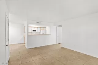 Photo #4: 2706518 Listing 