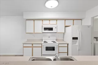 Photo #5: 2706518 Listing 