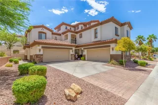 Photo #4: 2706520 Listing